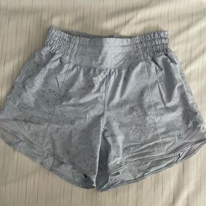 Lululemon Hotty Hot High-Rise Lined Short 4”